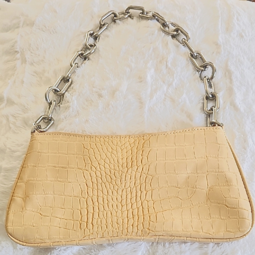 Elegant Cream Croc-Embossed Chain Shoulder Bag